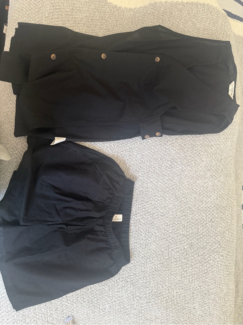 Commense Black Elastic Waist Shorts